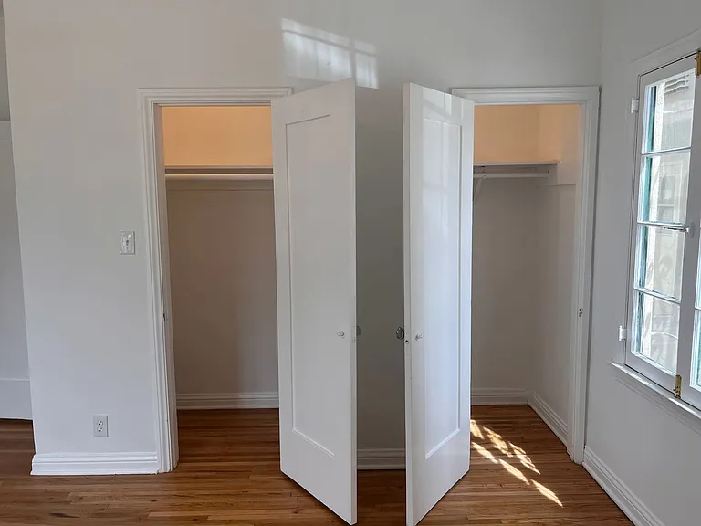 741 S Mansfield Ave — Photo 23