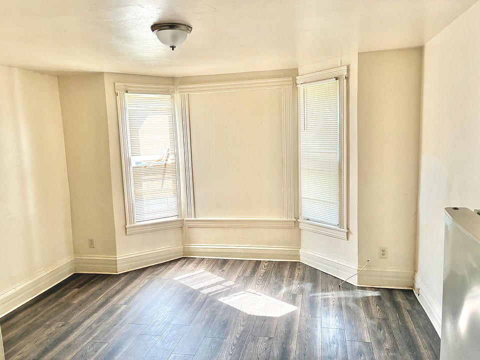 1st image of 7 Lamberton Park #2