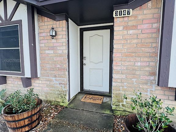 2nd image of 3147 Merriman St