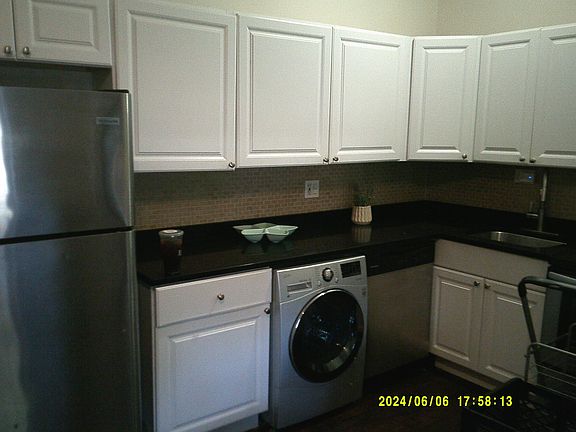 4th image of 3345 N Marshfield Ave #1
