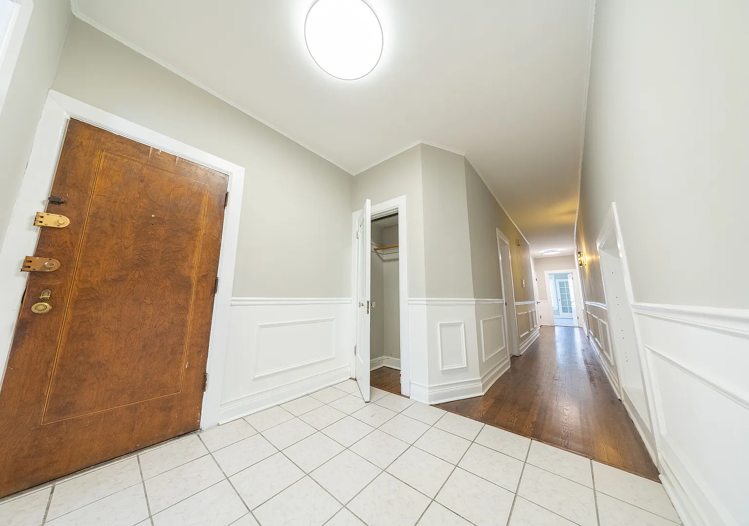 3 bed, 2400 sqft, $2,500 — Photo 4