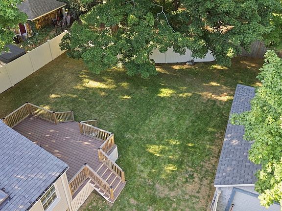 5th image of 330 Haven St