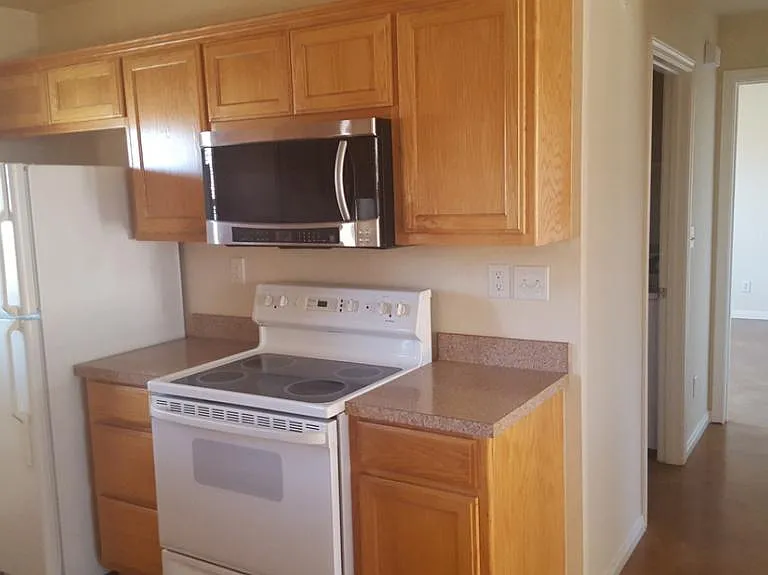 2203 Ridgeview — Photo 3