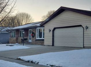 4938 Brookfield Cir, Manitowoc, WI 54220