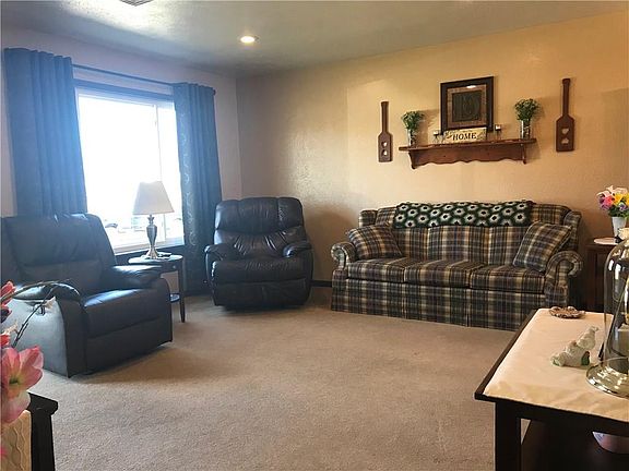 3rd image of 10942 Comanche Dr