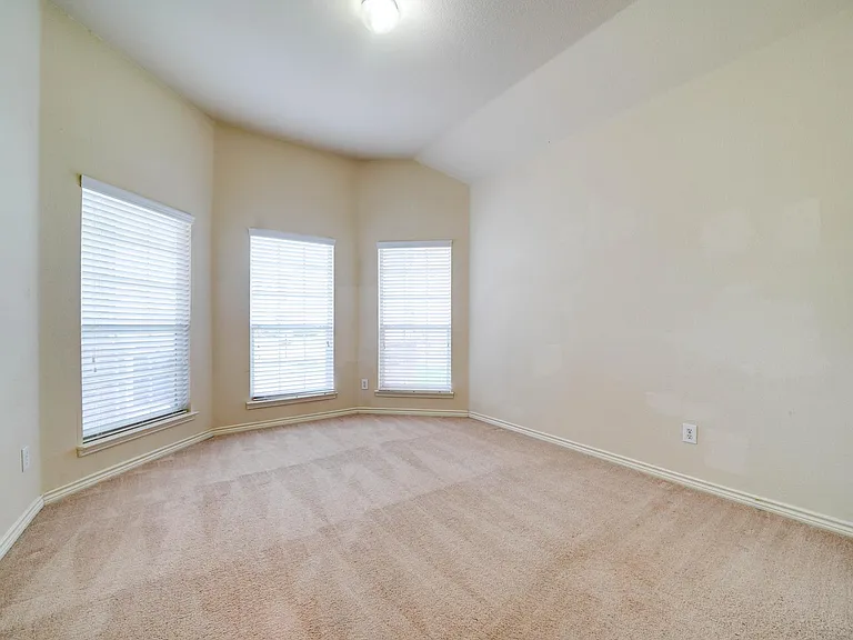 9724 Water Tree Dr — Photo 12