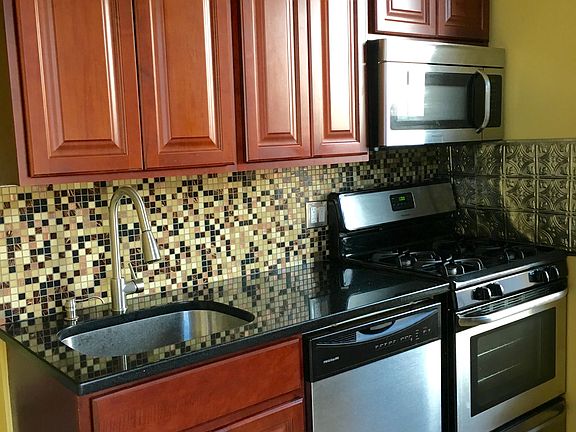 3rd image of 3279 32nd St APT 2