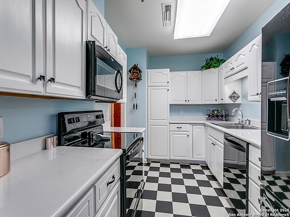 3rd image of 1 Towers Park Ln #412