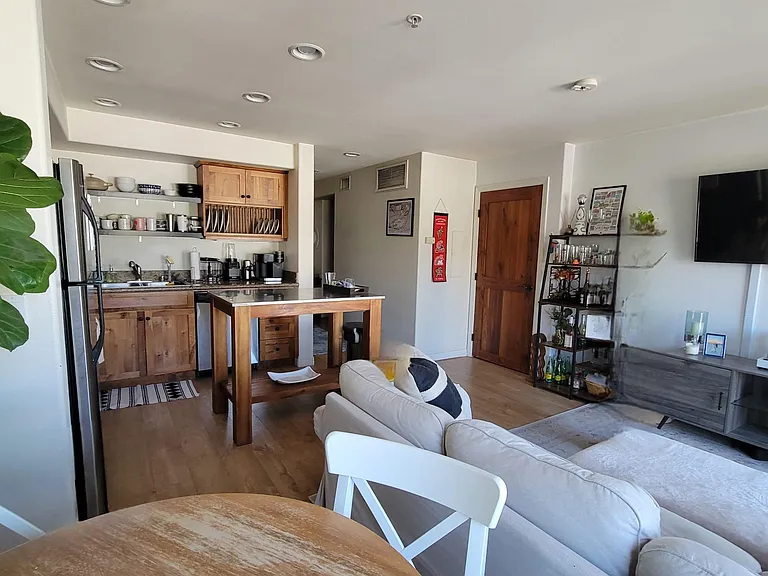 801 W Hawthorn St W #400 — Photo 14