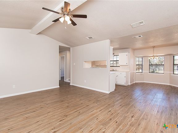 3rd image of 2404 Hidden Hill Dr