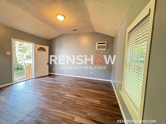 3rd image of 3563 Rockwood Ave APT 101