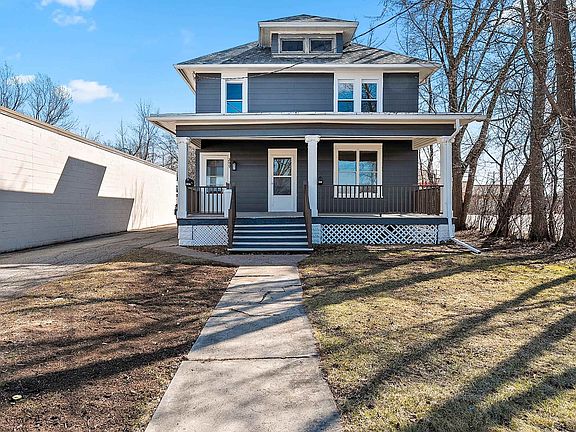 3rd image of 209 Nicolet Blvd