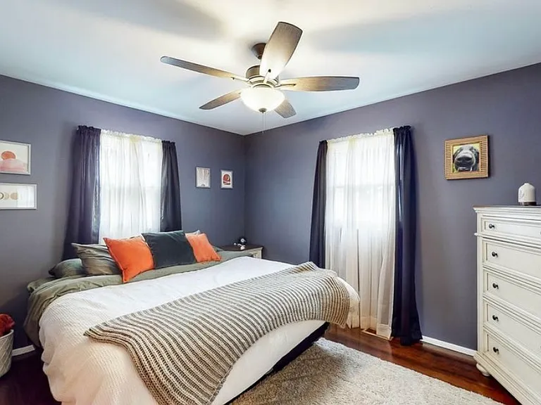 1139 Valley Dr NW — Photo 8