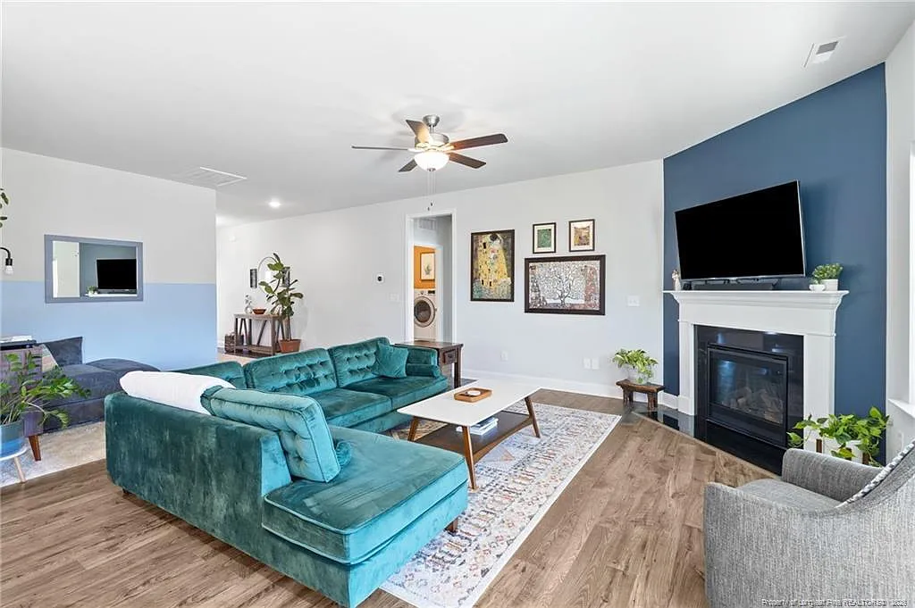 4 bed, 2.0 bath, $2,150 — Photo 3