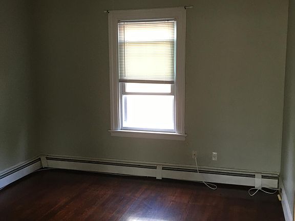 4th image of 140 Larch St Floor 2