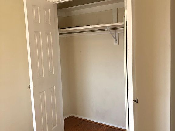 3rd image of 203 Yoakum Pkwy APT 1118