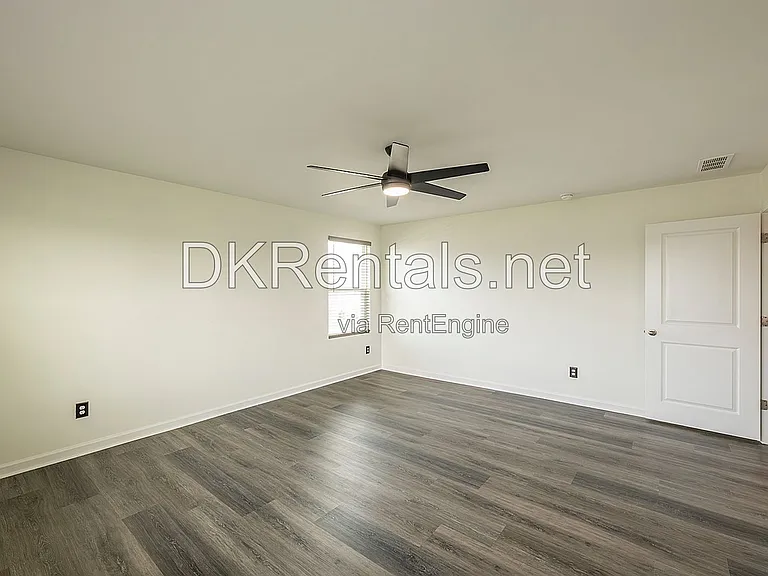 126 Verona Dr NW — Photo 4