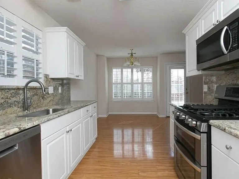 13011 Misty Glen Dr — Photo 5
