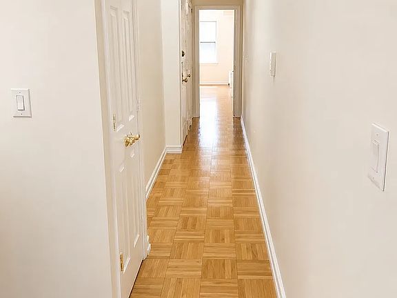 4th image of 367 W 48th St #Pha