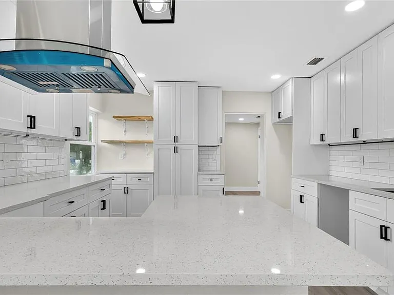 2612 Roxbury Rd — Photo 16