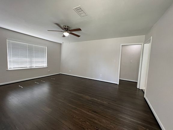 4th image of 313 Oak Dr