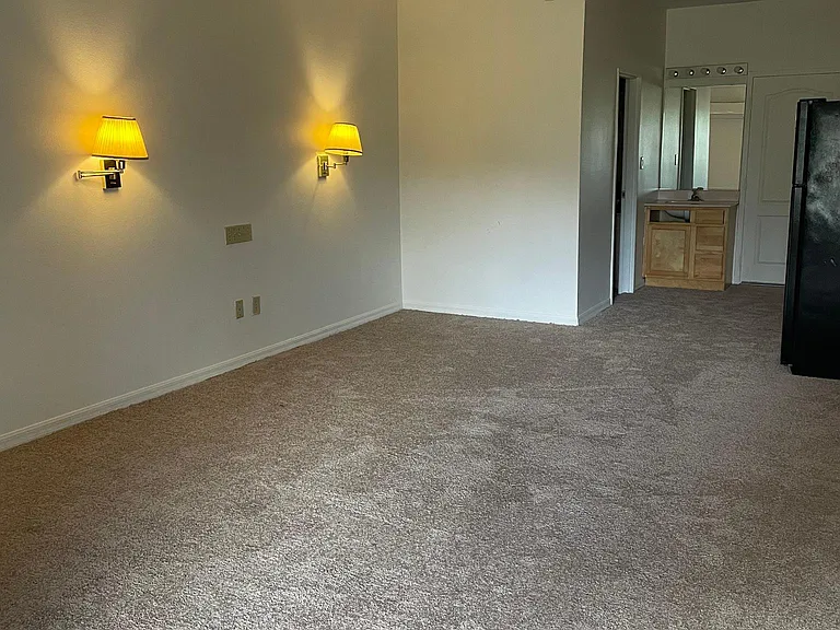 2180 Country Club Dr #218 — Photo 6