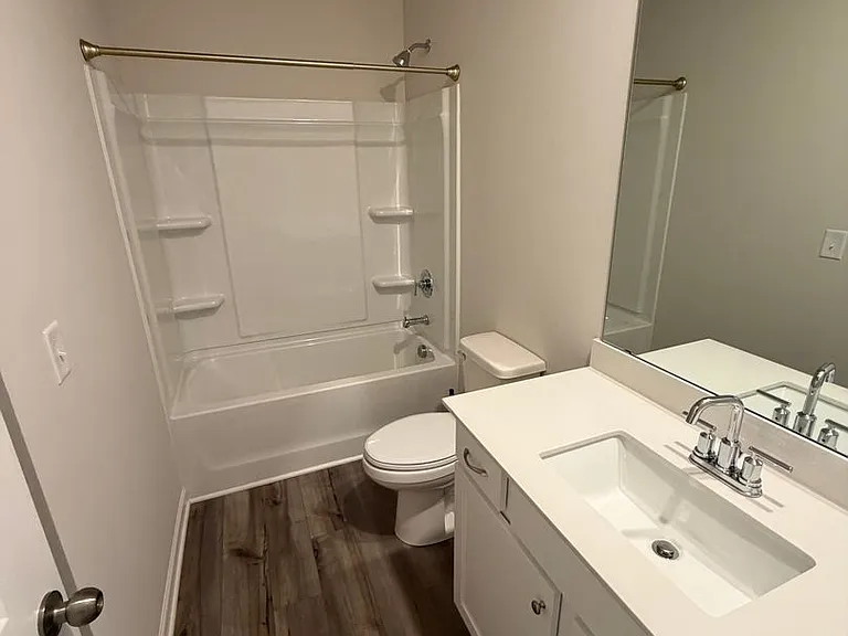 18 Fernhill Ln — Photo 3