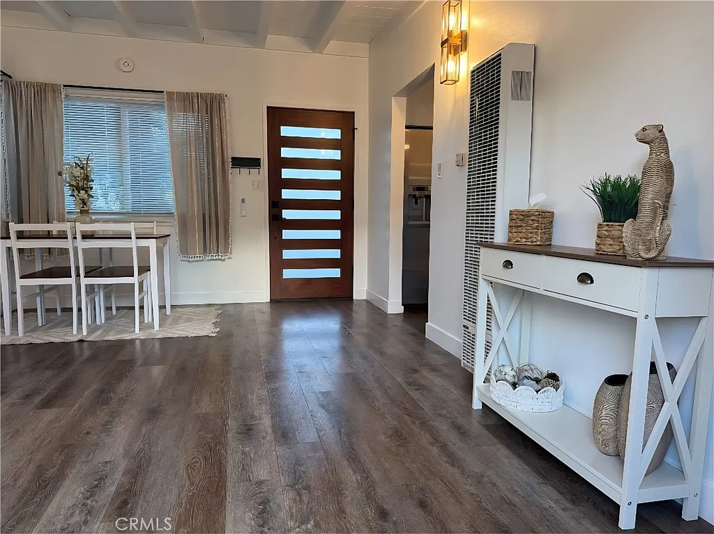 2 bed, 1000 sqft, $5,800 — Photo 4