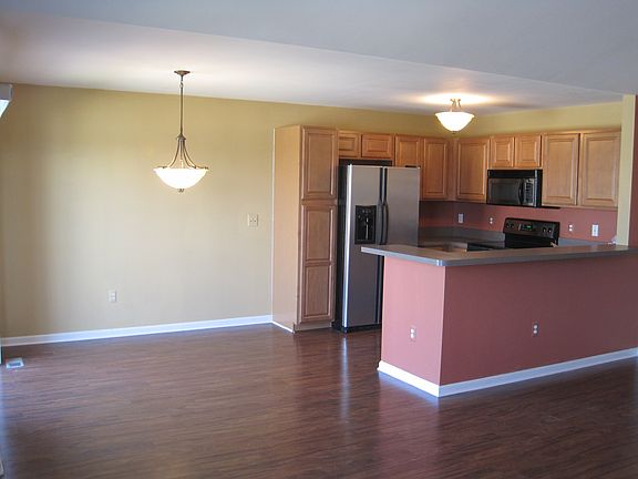 4th image of 15351 Cornell Dr