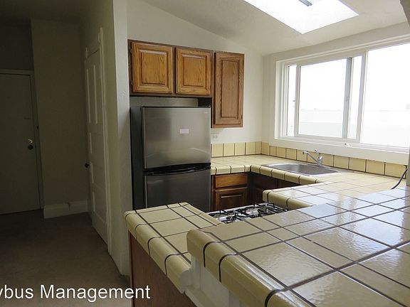 4th image of 1270 Waller St #8