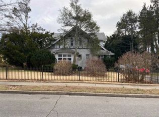 435 Pennsylvania Ave, Freeport, NY 11520