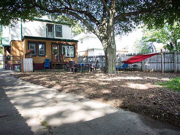 3rd image of 1118 Myrtle St NW