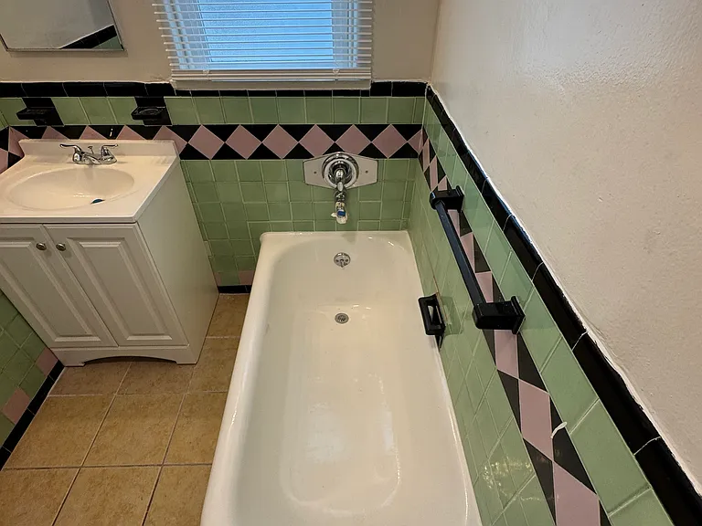 1874 S Redondo Blvd #1874 — Photo 76