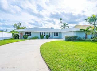 6 Country Club Rd, Cocoa Beach, FL 32931