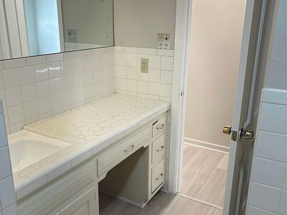 5th image of 1308 S Madison St #1