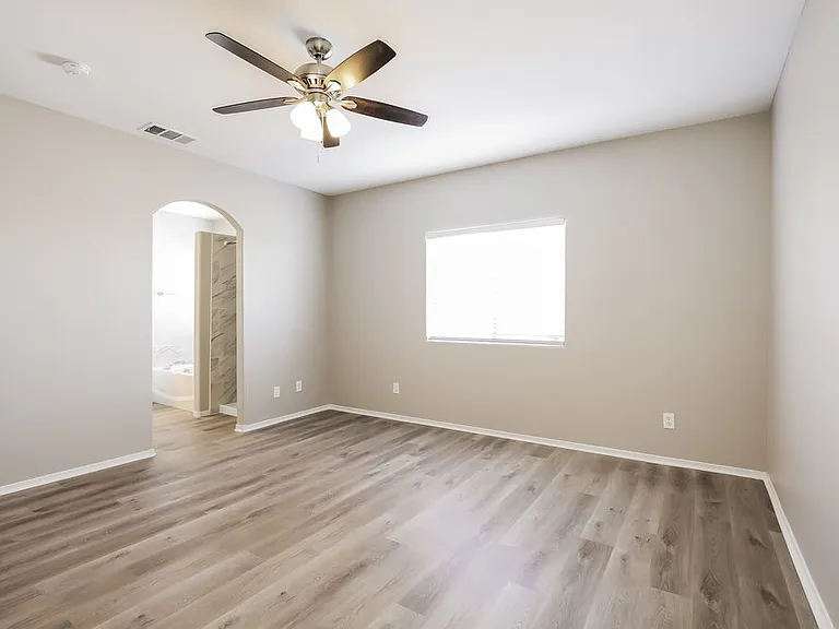 1704 Mizzenmast Ave — Photo 8