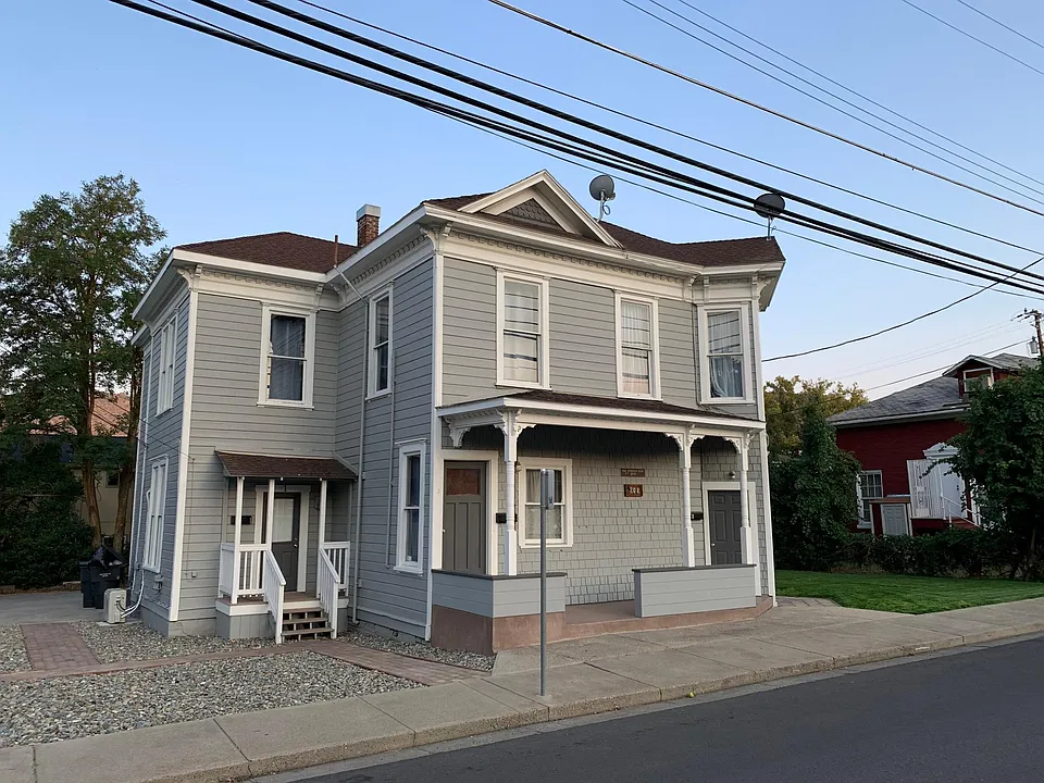 208 N Oregon St #2