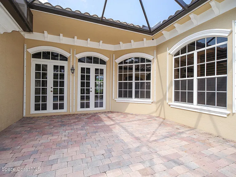 9400 Scarborough Ct — Photo 33