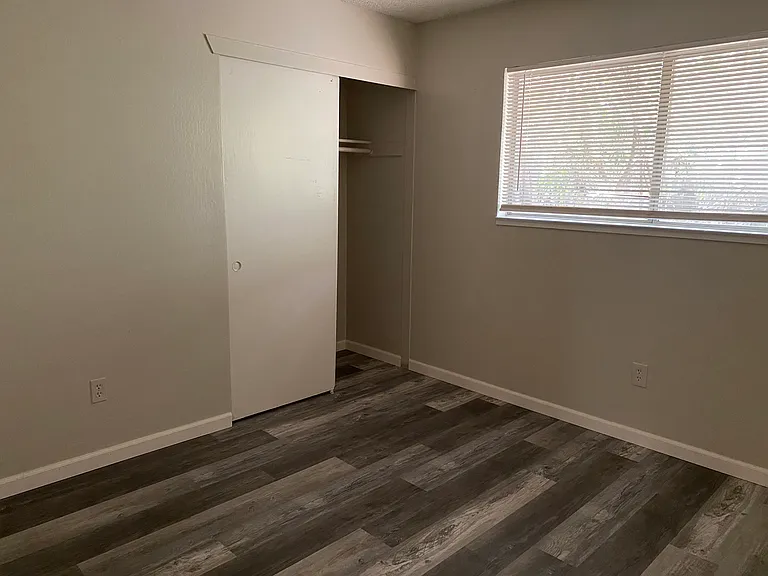 6119 Terrell Dr — Photo 5