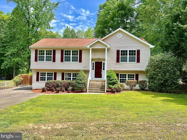 1109 Oakland Dr, King George, VA 22485