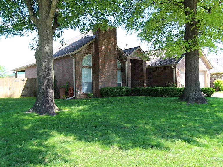 10035 S 94th Ave E — Photo 1
