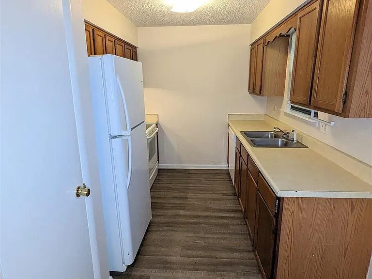 1011 Rentz Ave — Photo 27