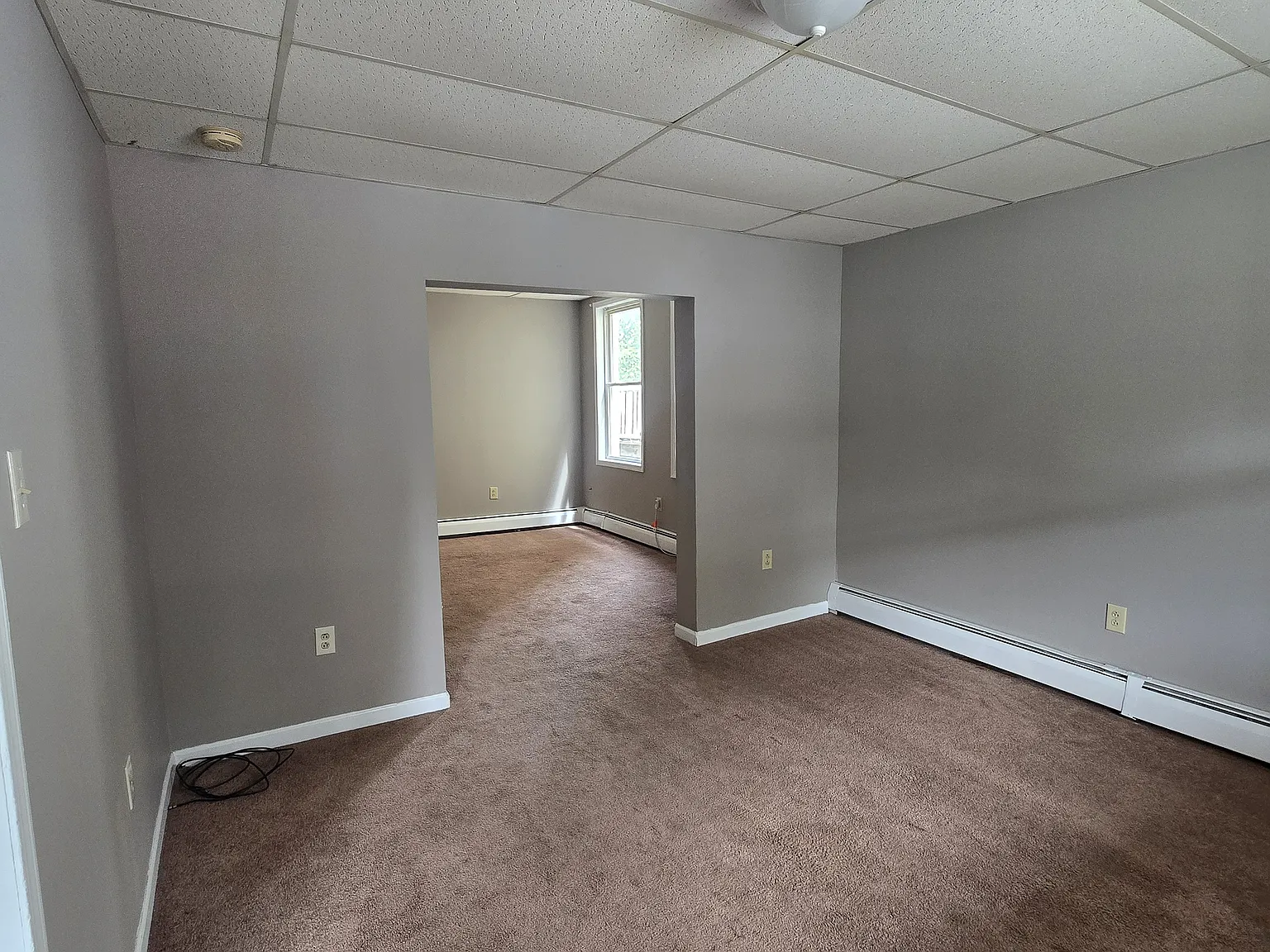 3 bed, 1.5 bath, 1500 sqft, $1,300 — Photo 4
