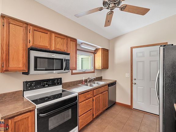 4th image of 2200 Gary Dr
