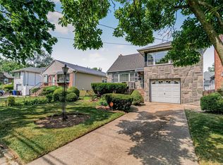 24921 145th Ave, Rosedale, NY 11422