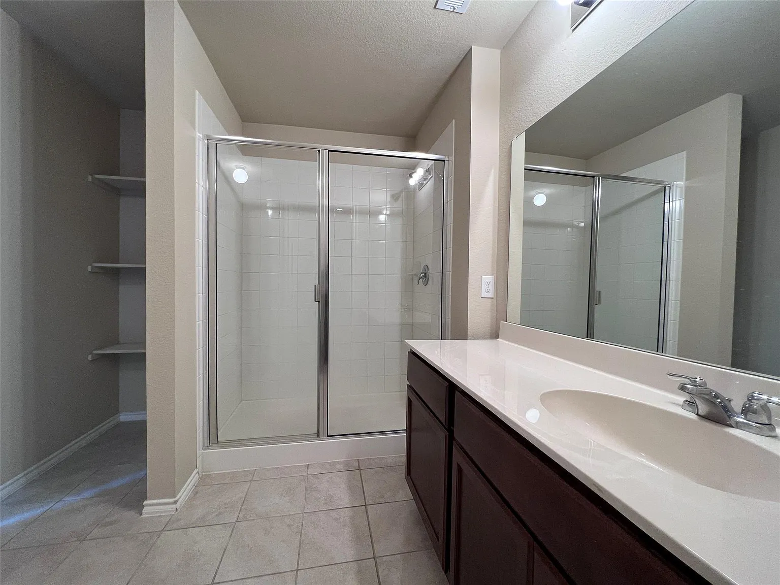 4 bed, 1587 sqft, $1,800 — Photo 3