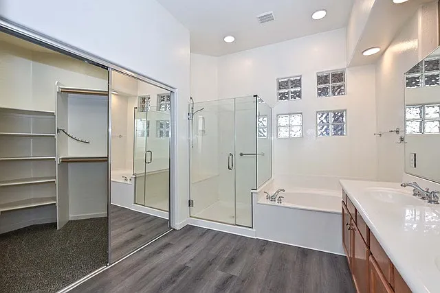2210 E Branham Ln — Photo 21