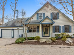 2 Chestnut Dr #2, Niantic, CT 06357