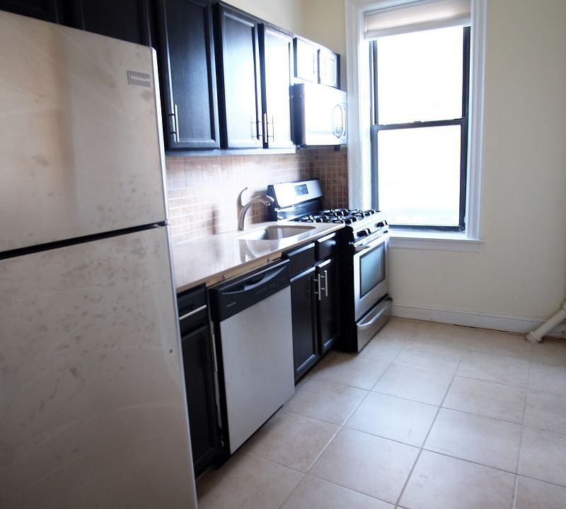 2nd image of 3149 29th St APT A2