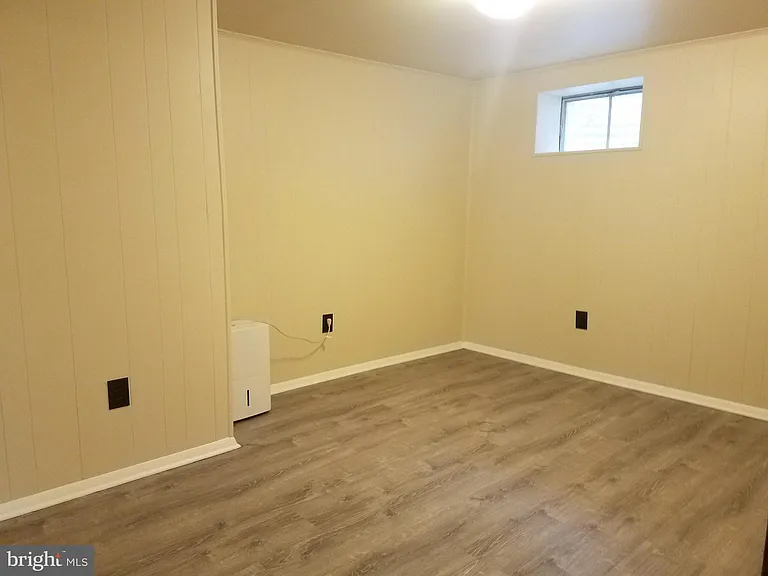 6048 Rossmore Dr — Photo 15